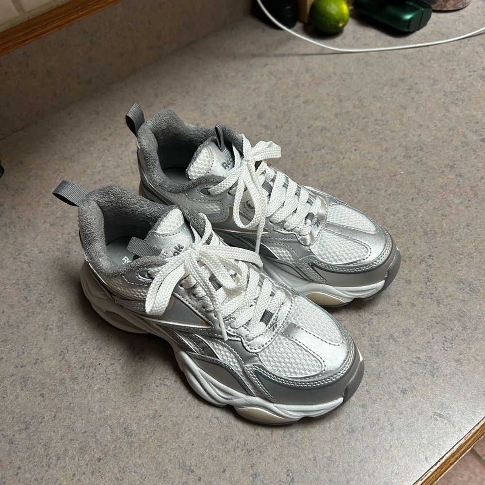 Women's Reebok Royal sneakers